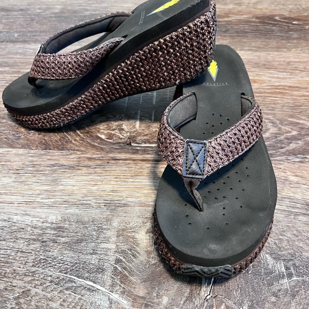 Volatile sandals - Picture 2 of 5
